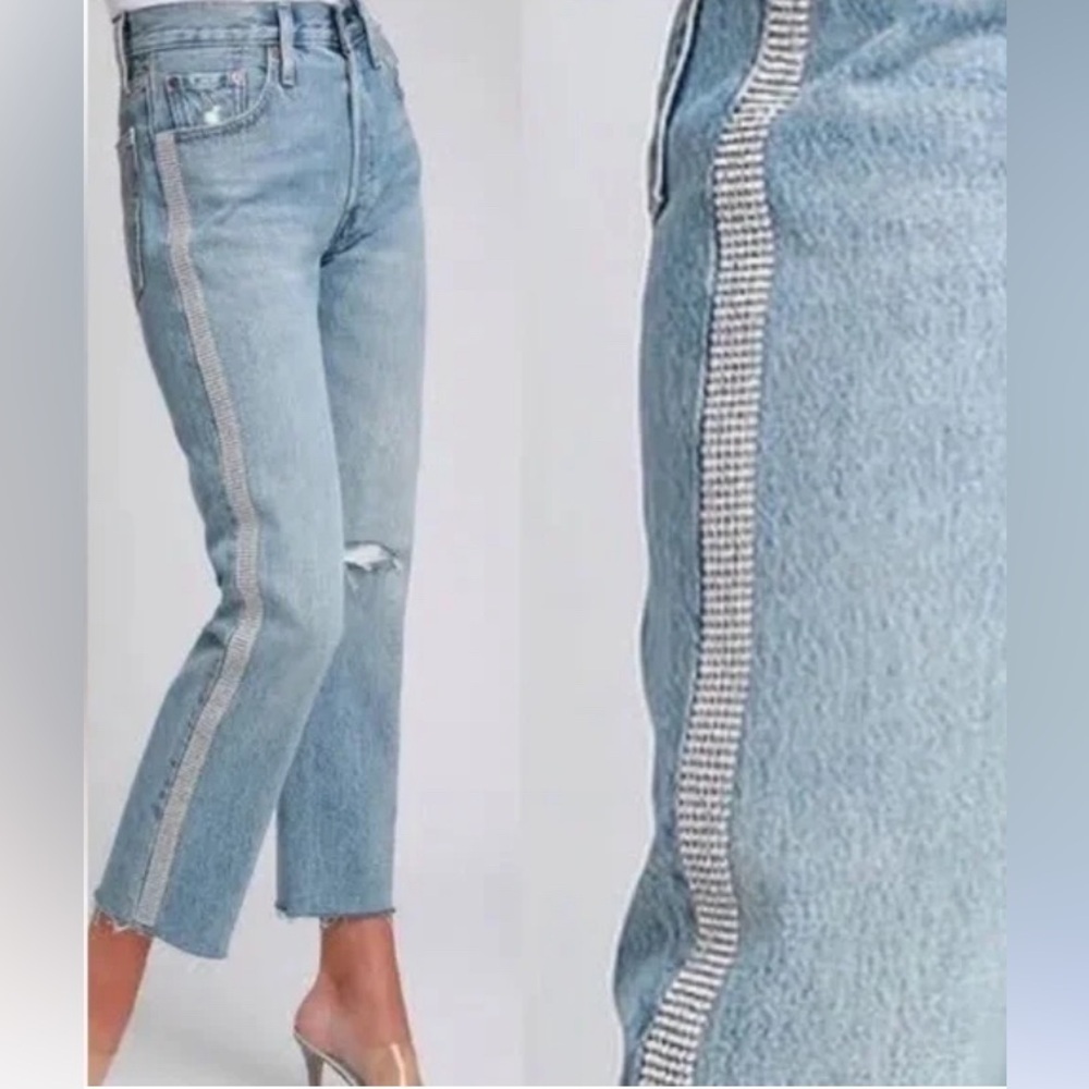 Levi’s Jeans cropped with Rhinestone Detail